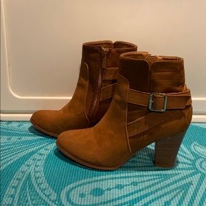 Brown forever 21 boots